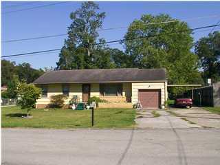 1210 Reeves Avenue East Ridge, TN 37412 - Photo 1 of 8 Primary Photo