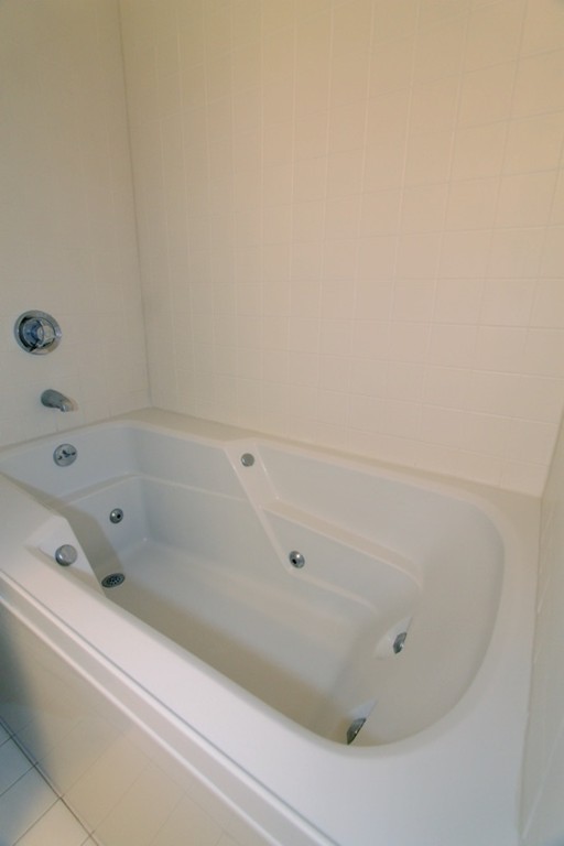76 Pointe Rok Drive Worcester, MA 01604 - Photo 8 of 25 Gallery Image 8