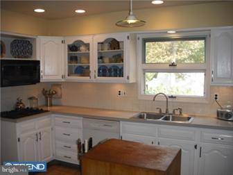 3102 Georgetown Road Cinnaminson, NJ 08077 - Photo 8 of 12 Kitchen