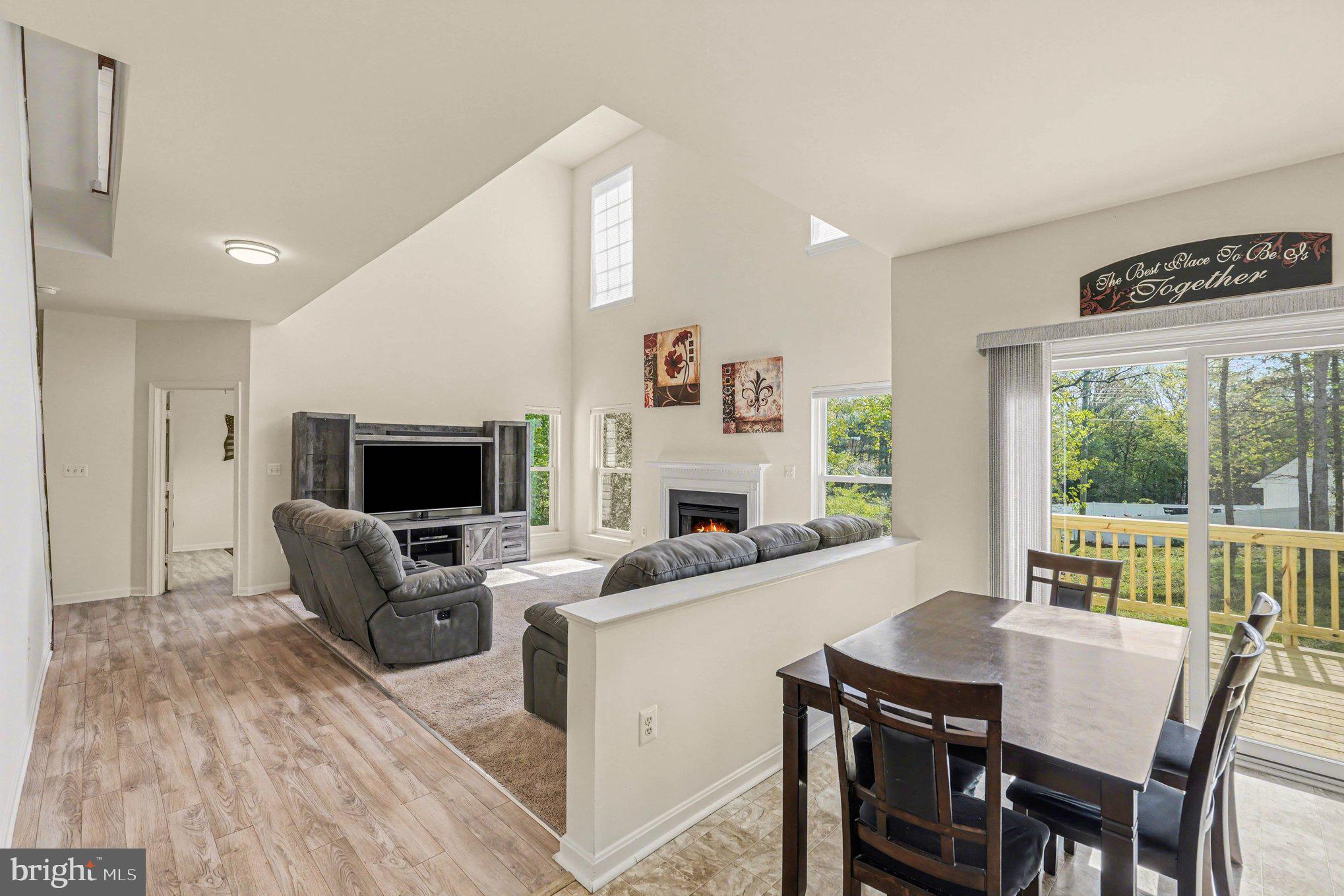 11111 Park Ridge Road Fredericksburg, VA 22408 - Photo 13 of 40 Bright and airy open living space.