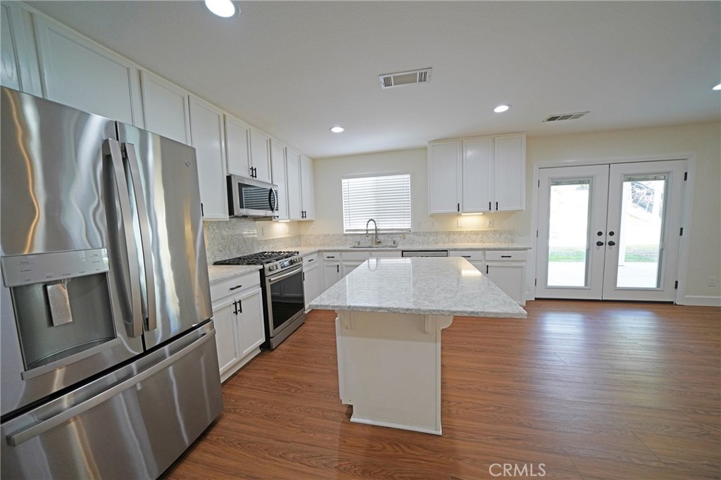 27863 Knight Street Castaic, CA 91384 - Photo 7 of 20