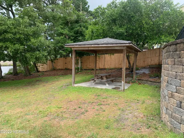 $89,000 | 276 East Ivybridge Drive, Hubert, NC 28539