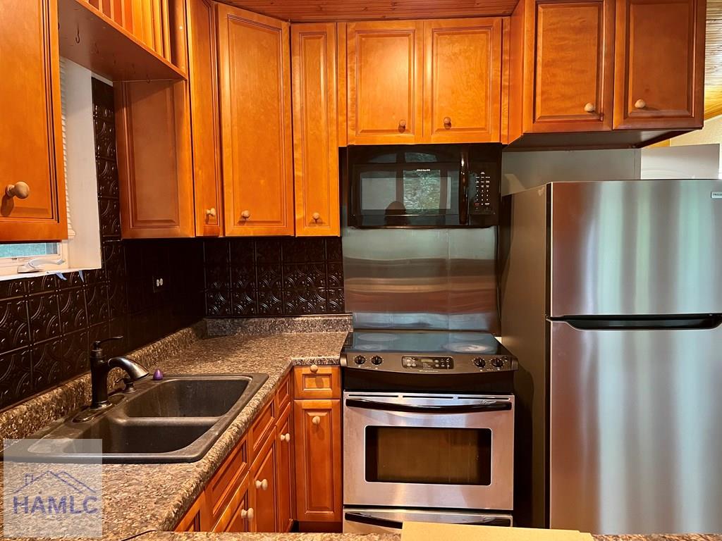 355 Thurmon Loop Road Jesup, GA 31545 - Photo 12 of 40 Gallery Image 12