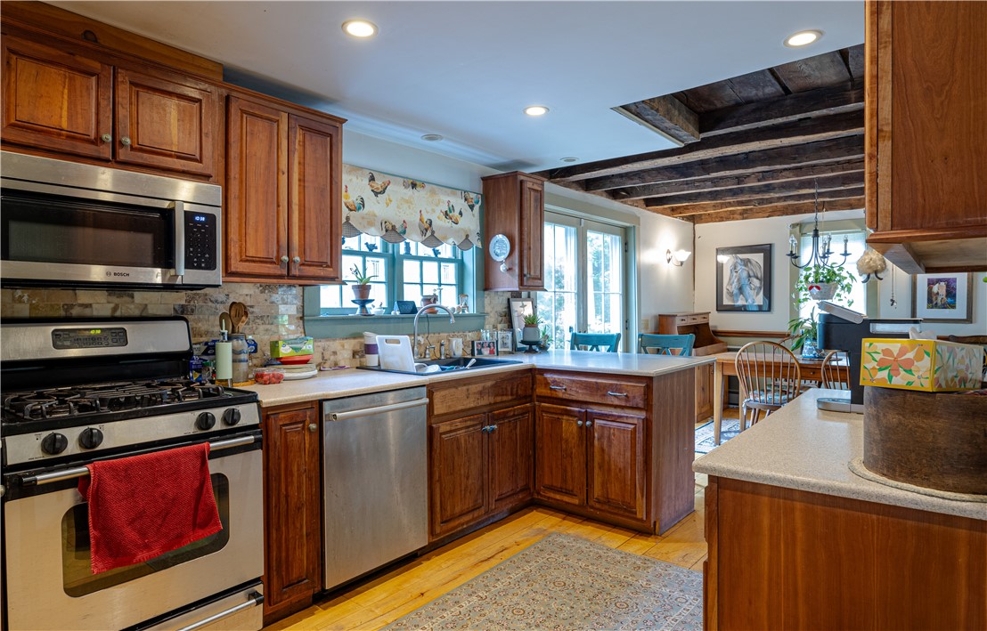 93 Moosup Valley Road Foster, RI 02825 - Photo 23 of 37