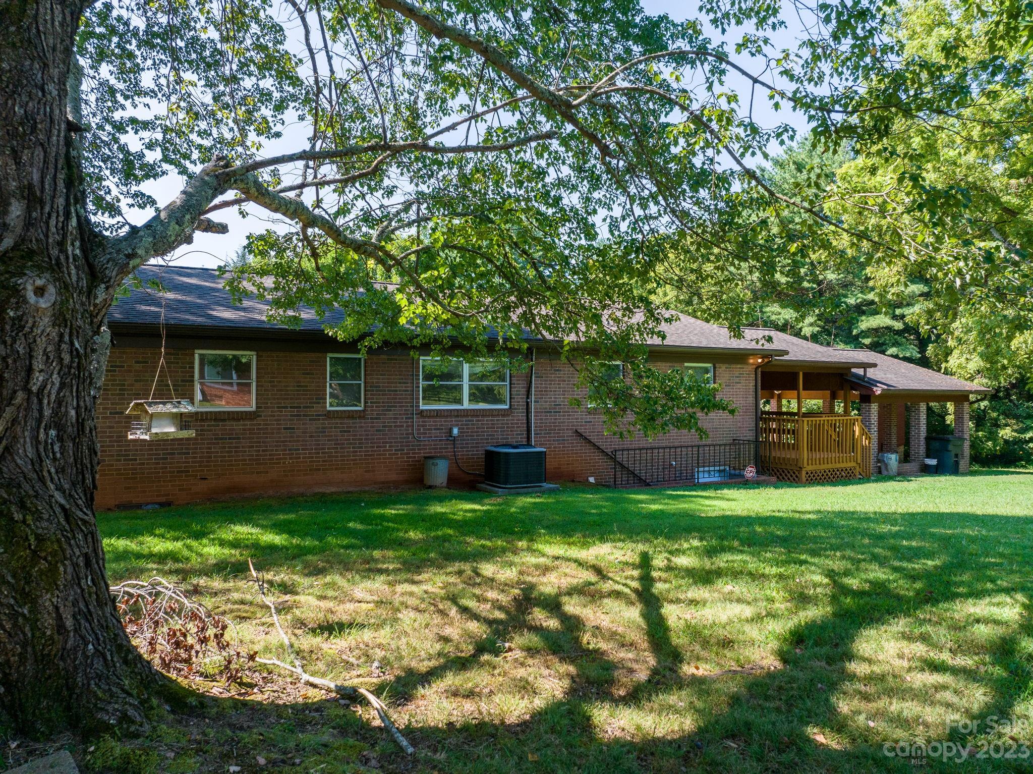 1715 Drexel Road Valdese, NC 28690 - Photo 11 of 47