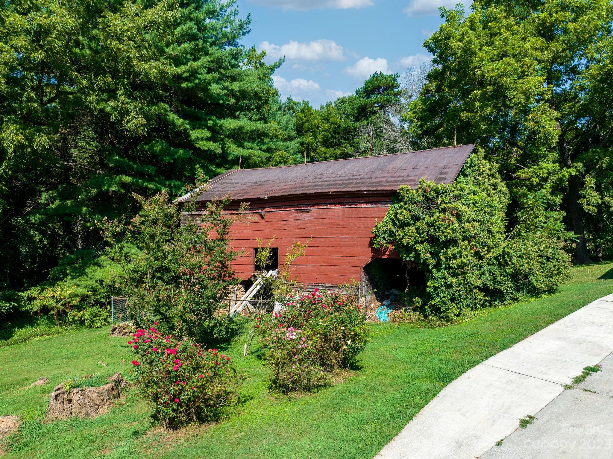 1715 Drexel Road Valdese, NC 28690 - Photo 4 of 47