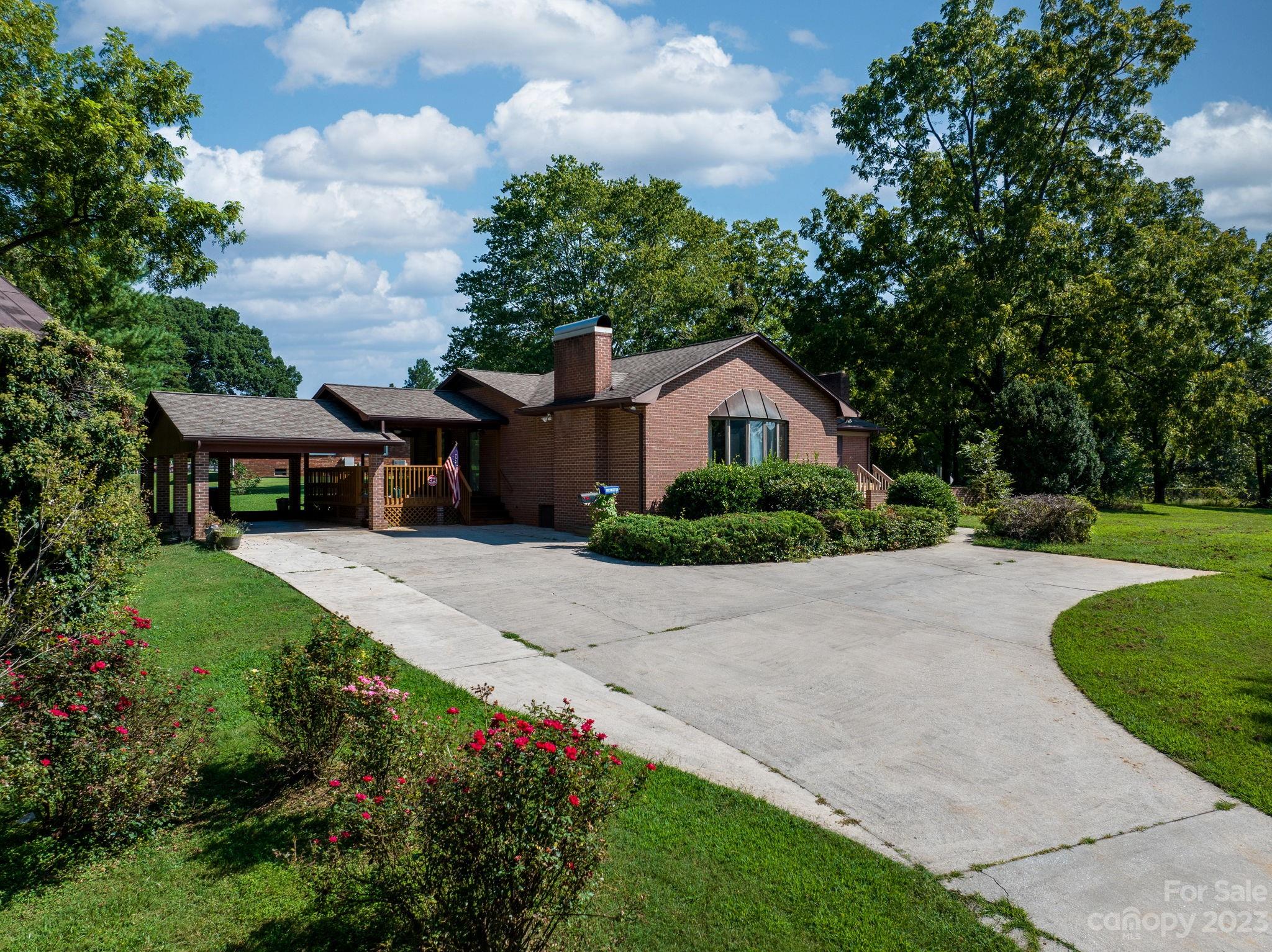 1715 Drexel Road Valdese, NC 28690 - Photo 5 of 47