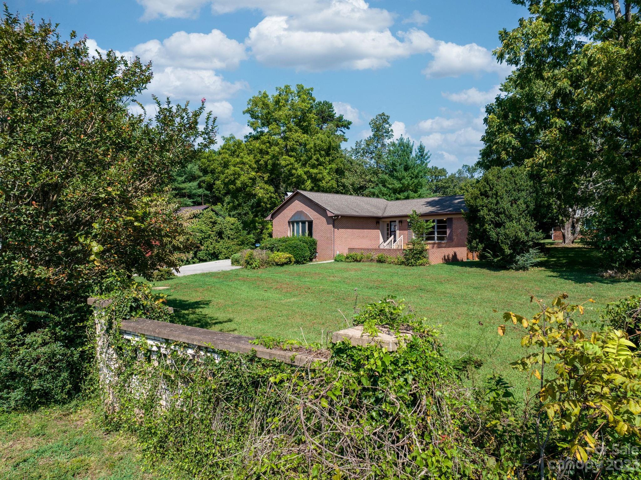 1715 Drexel Road Valdese, NC 28690 - Photo 8 of 47