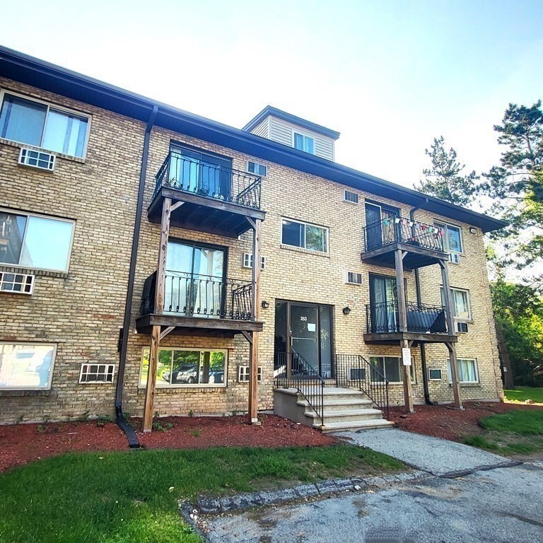 353 Pawtucket Boulevard, Unit 11 Lowell, MA 01854 - Photo 2 of 11