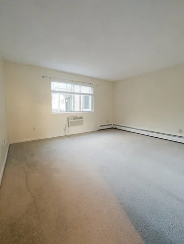 $2,200 | 353 Pawtucket Boulevard, Unit 11, Lowell, MA 01854