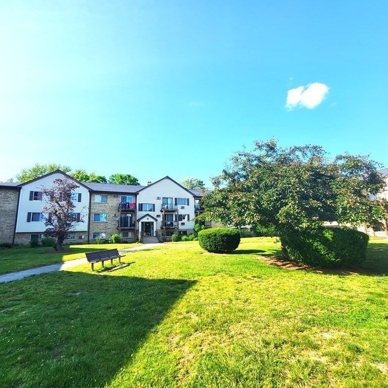 353 Pawtucket Boulevard, Unit 11 Lowell, MA 01854 - Photo 10 of 11