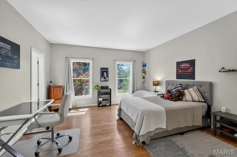 $1,285,000 | 1059 Greystone Manor Parkway, Chesterfield, MO 63005