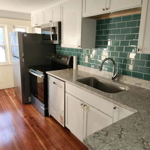 $1,800 | 493 South Main Street, Woonsocket, RI 02895