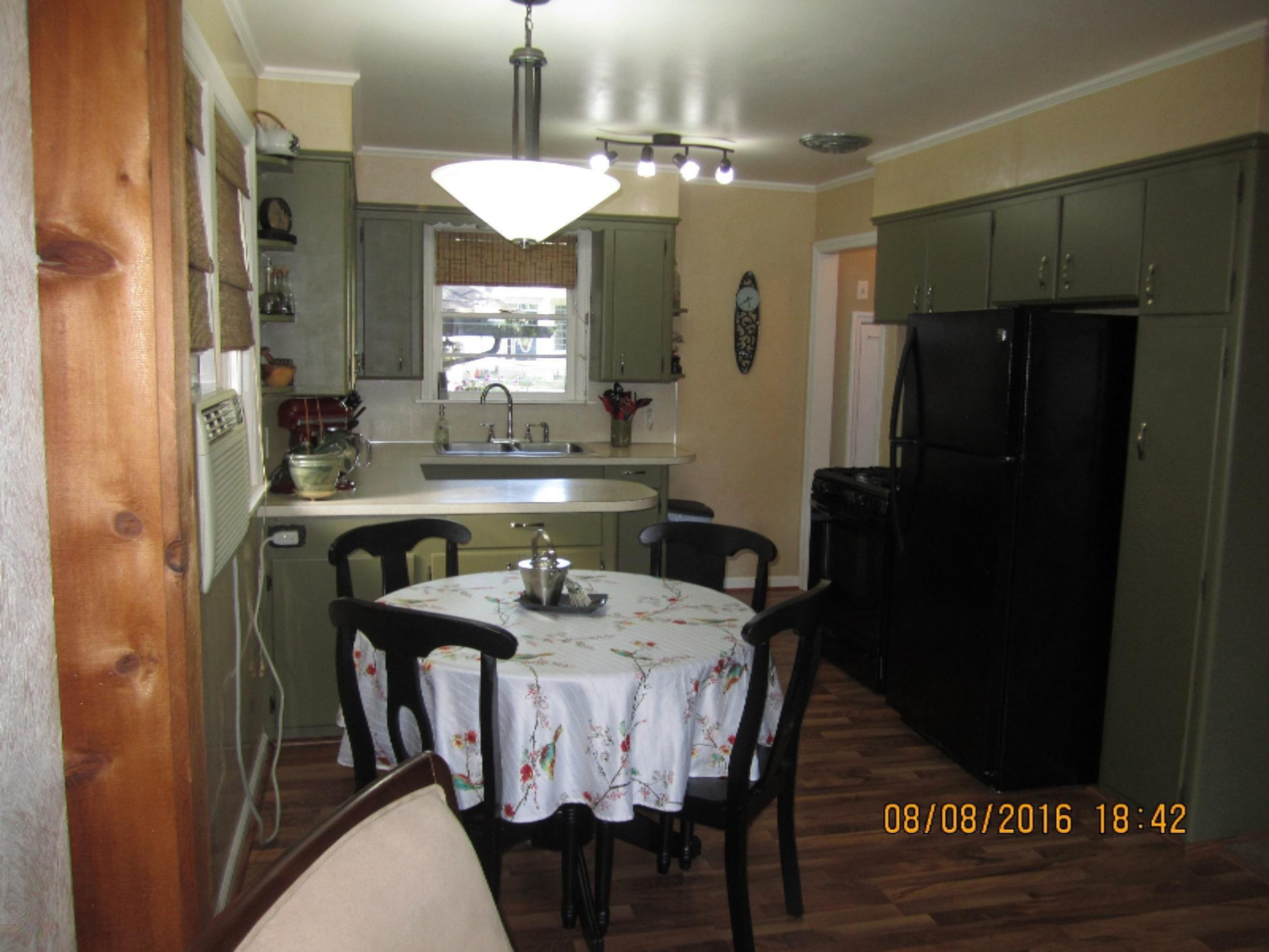 322 Ruddiman Drive North Muskegon, MI 49445 - Photo 10 of 33 322 Ruddiman Dining