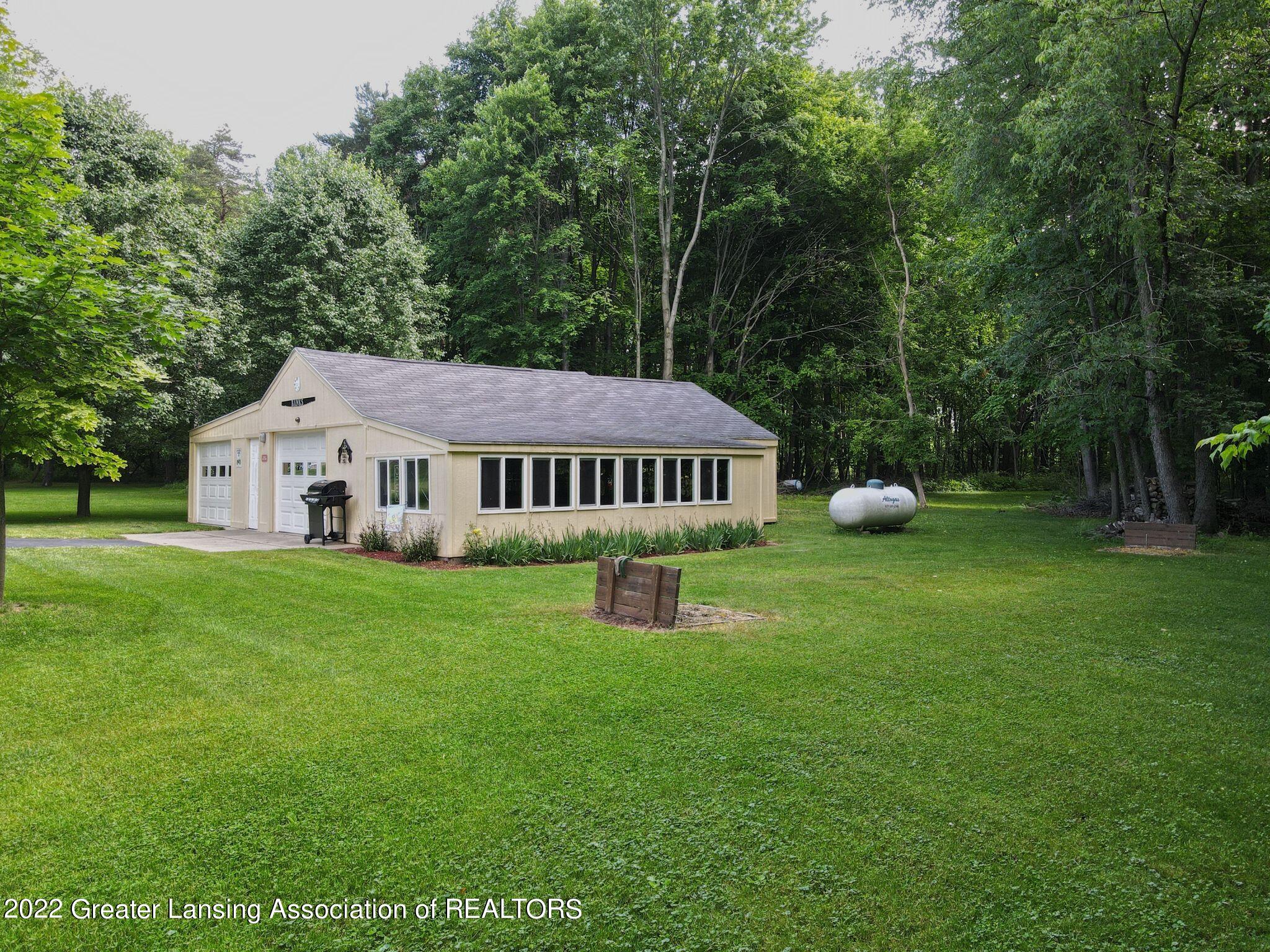 916 Grovenburg Road Holt, MI 48842 - Photo 26 of 45 24