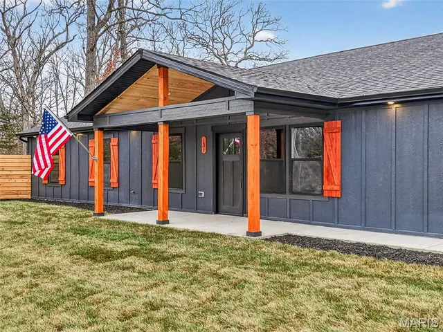 $399,900 | 131 Great Oaks Drive, Wright City, MO 63390