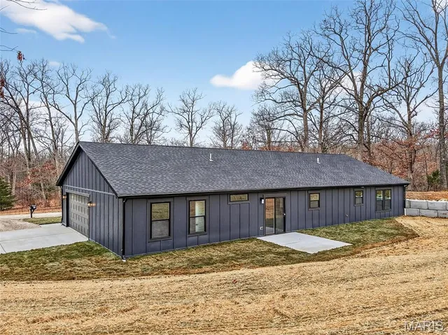 $399,900 | 131 Great Oaks Drive, Wright City, MO 63390