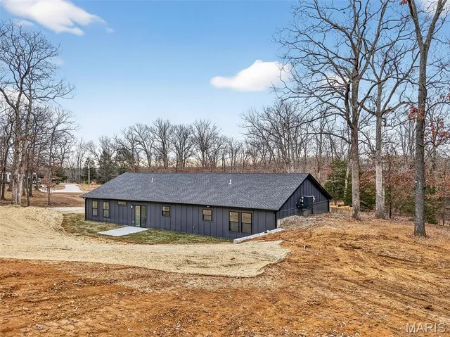 $399,900 | 131 Great Oaks Drive, Wright City, MO 63390