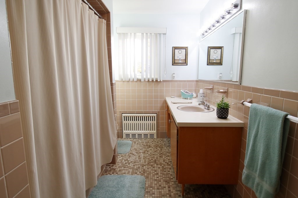 433 Slade Street Fall River, MA 02724 - Photo 14 of 28 Gallery Image 14