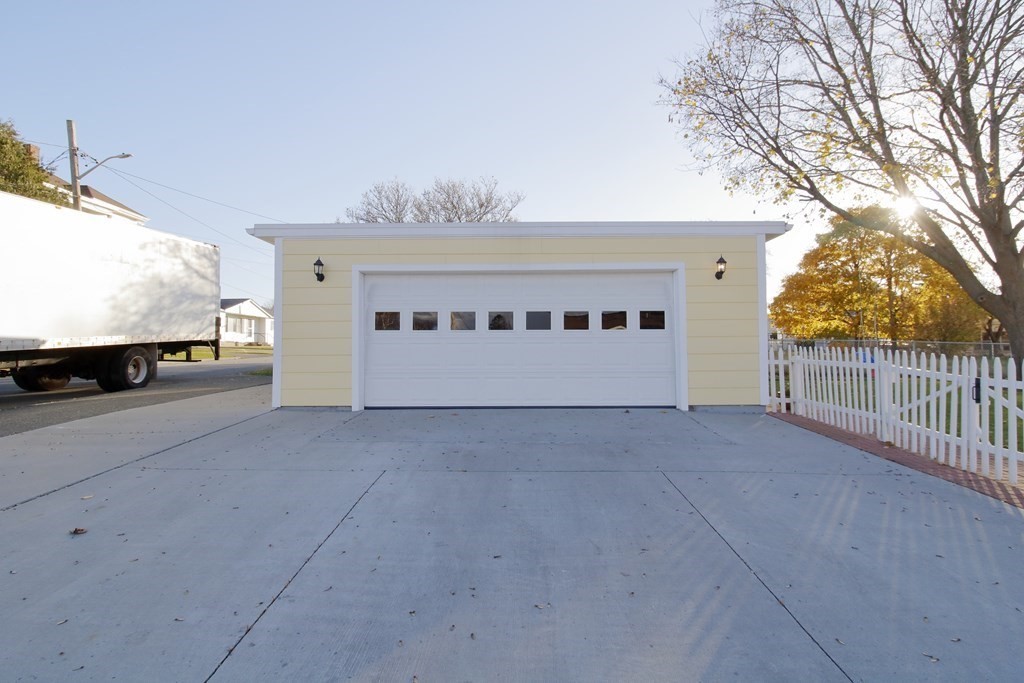 433 Slade Street Fall River, MA 02724 - Photo 4 of 28 Gallery Image 4