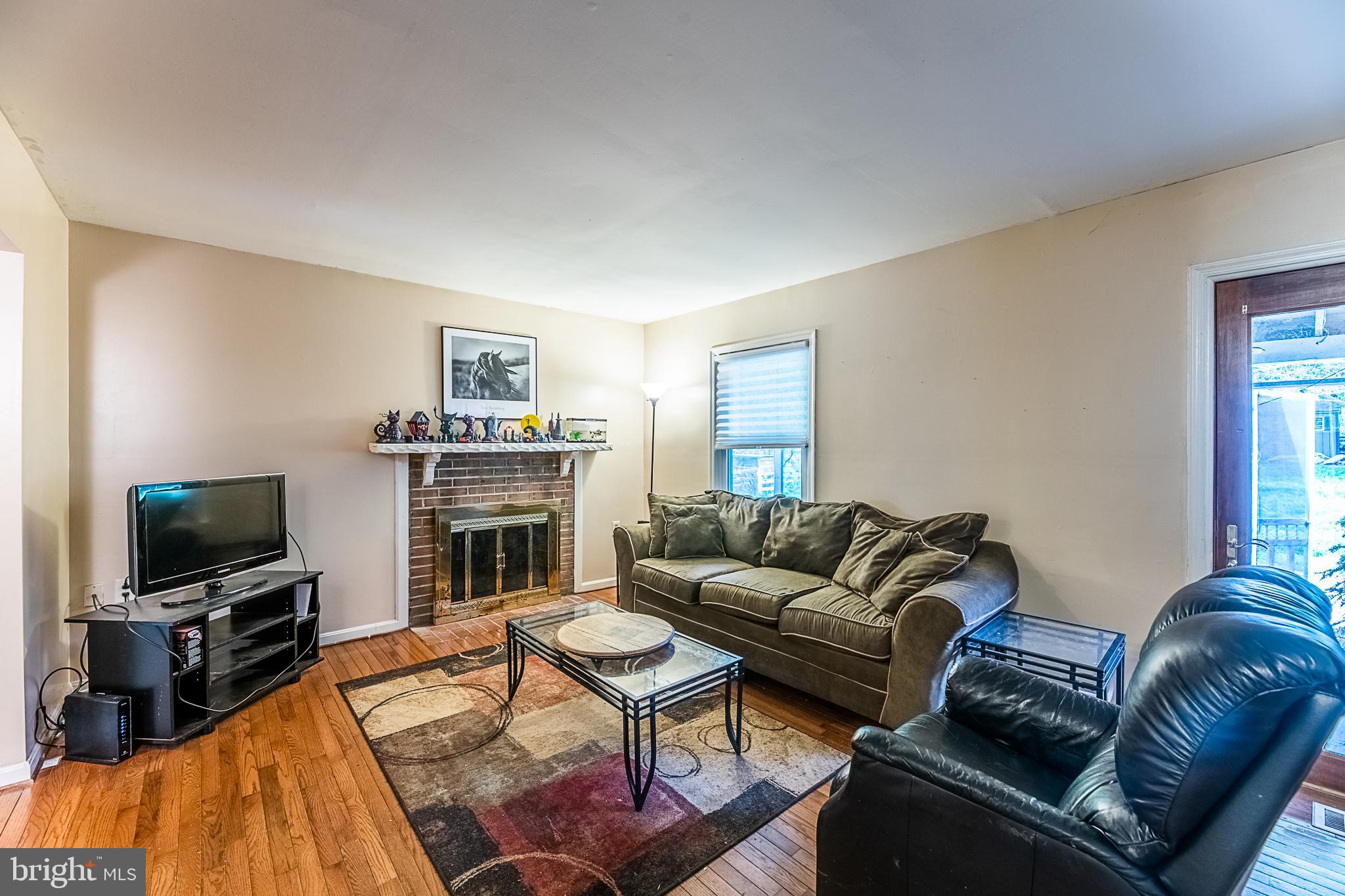 708 Edwards Ferry Road Northeast Leesburg, VA 20176 - Photo 12 of 36 Family Room