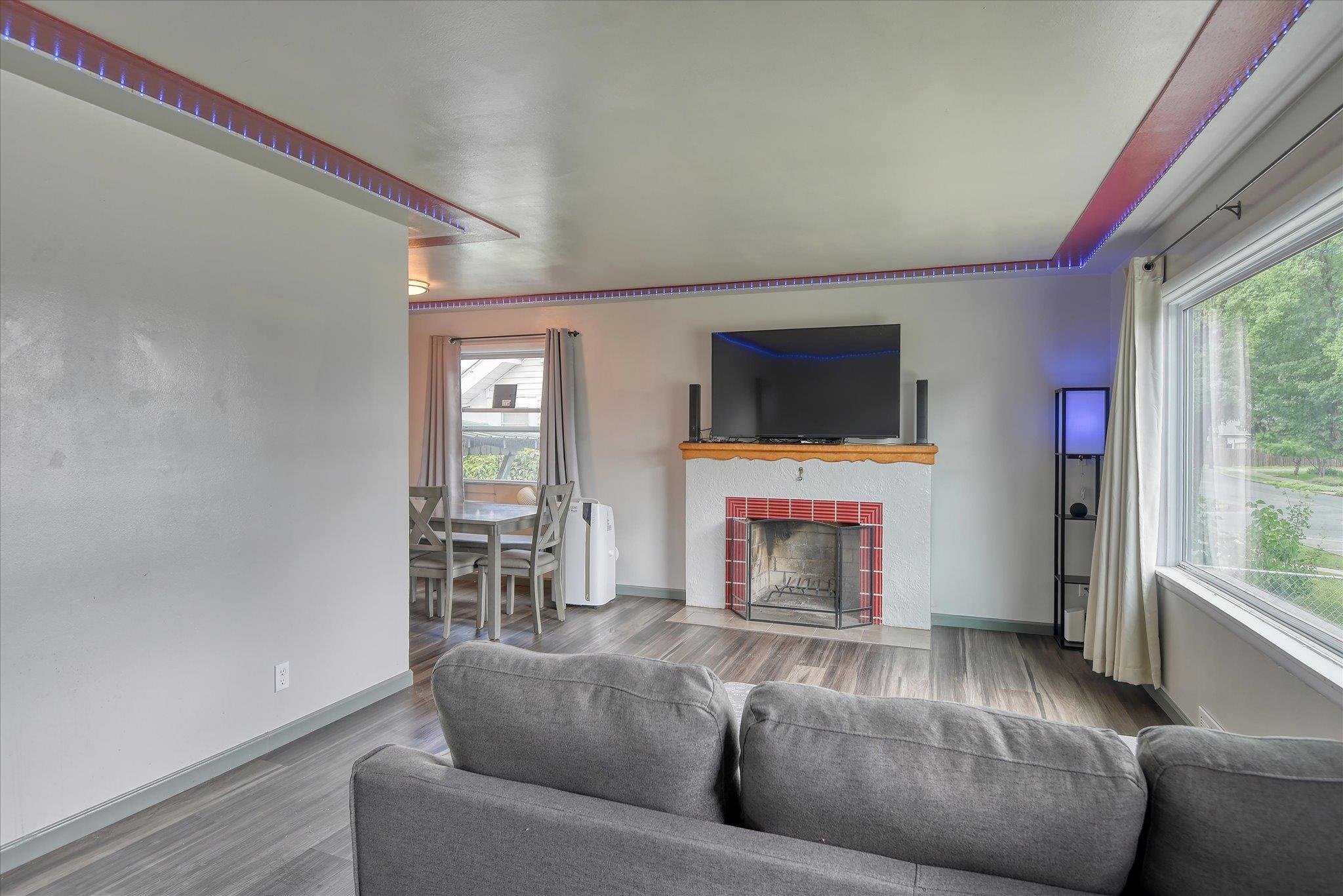 408 West Gordon Avenue Spokane, WA 99205 - Photo 3 of 44