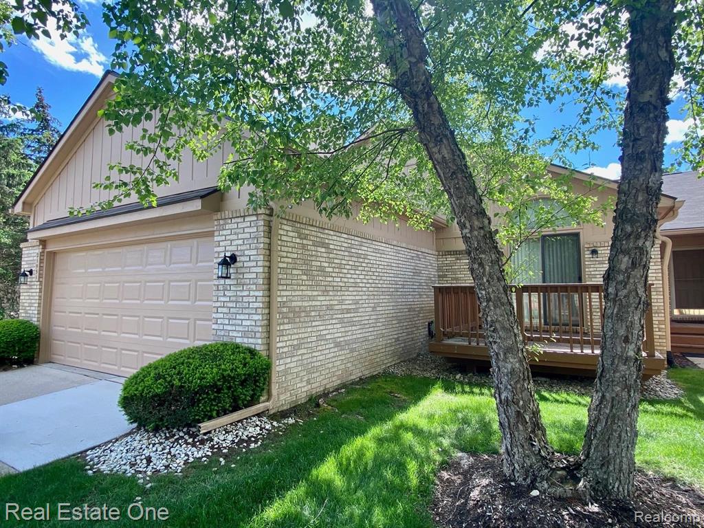 21951 Lancrest Court, Unit 294 Farmington Hills, MI 48335 - Photo 2 of 43