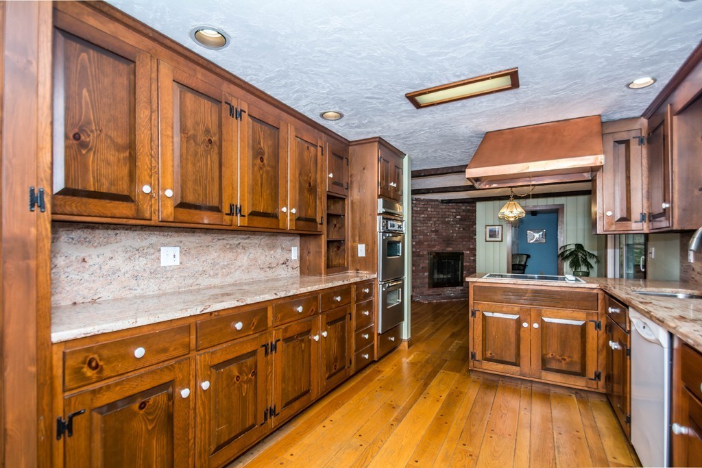 67 Old Nahant Road Wakefield, MA 01880 - Photo 4 of 17 Gallery Image 4