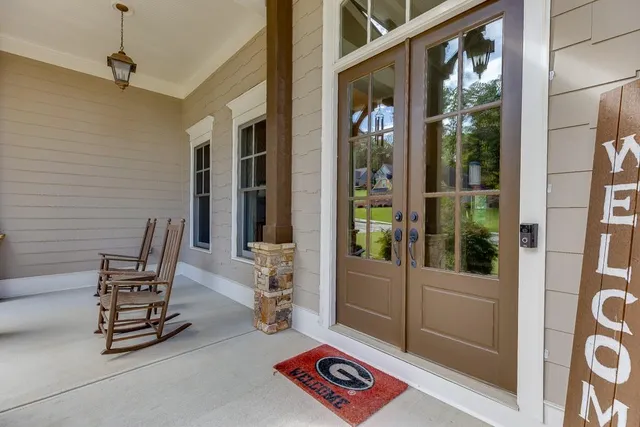 a view of empty room with windows
