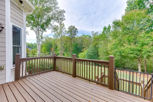 $789,900 | 411 Meadow Lake Terrace, Hoschton, GA 30548