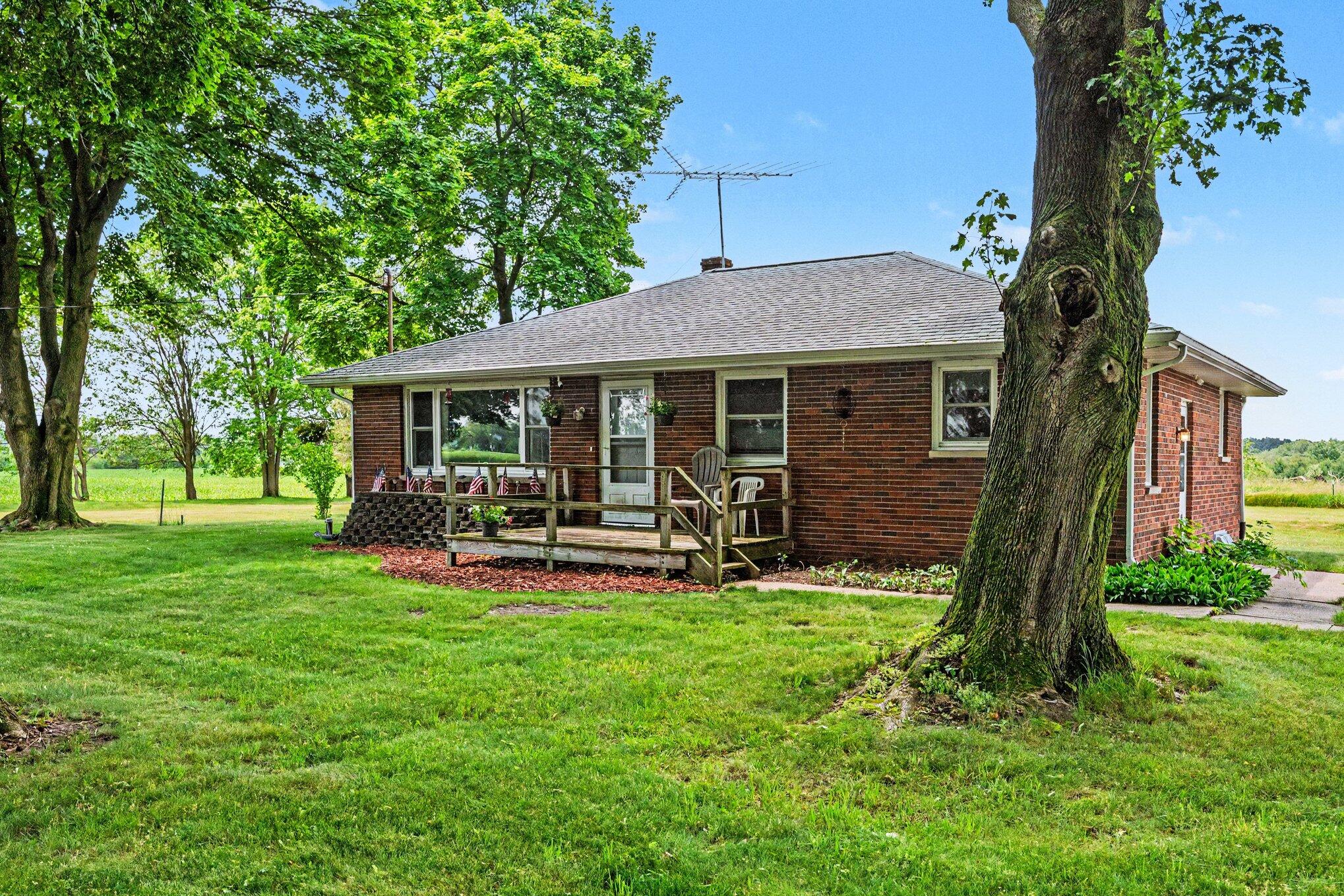 15290 South Enzian Road Plainwell, MI 49080 - Photo 3 of 16 003_file_3149
