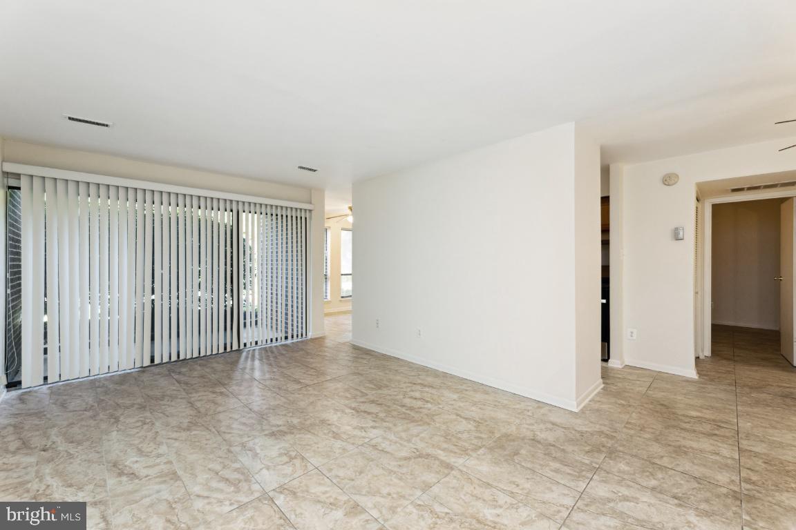 11204 Chestnut Grove Square, Unit 4 Reston, VA 20190 - Photo 4 of 26