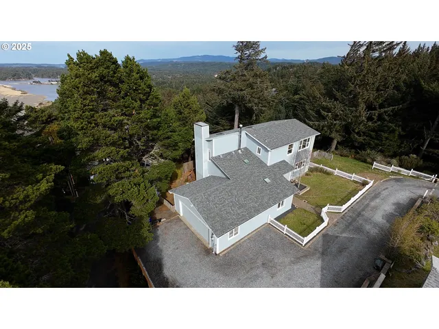 $629,000 | 220 Flake Street, Port Orford, OR 97465