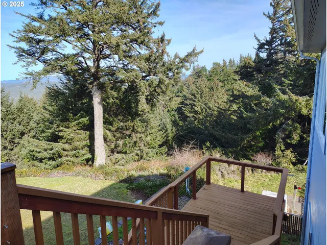 $629,000 | 220 Flake Street, Port Orford, OR 97465