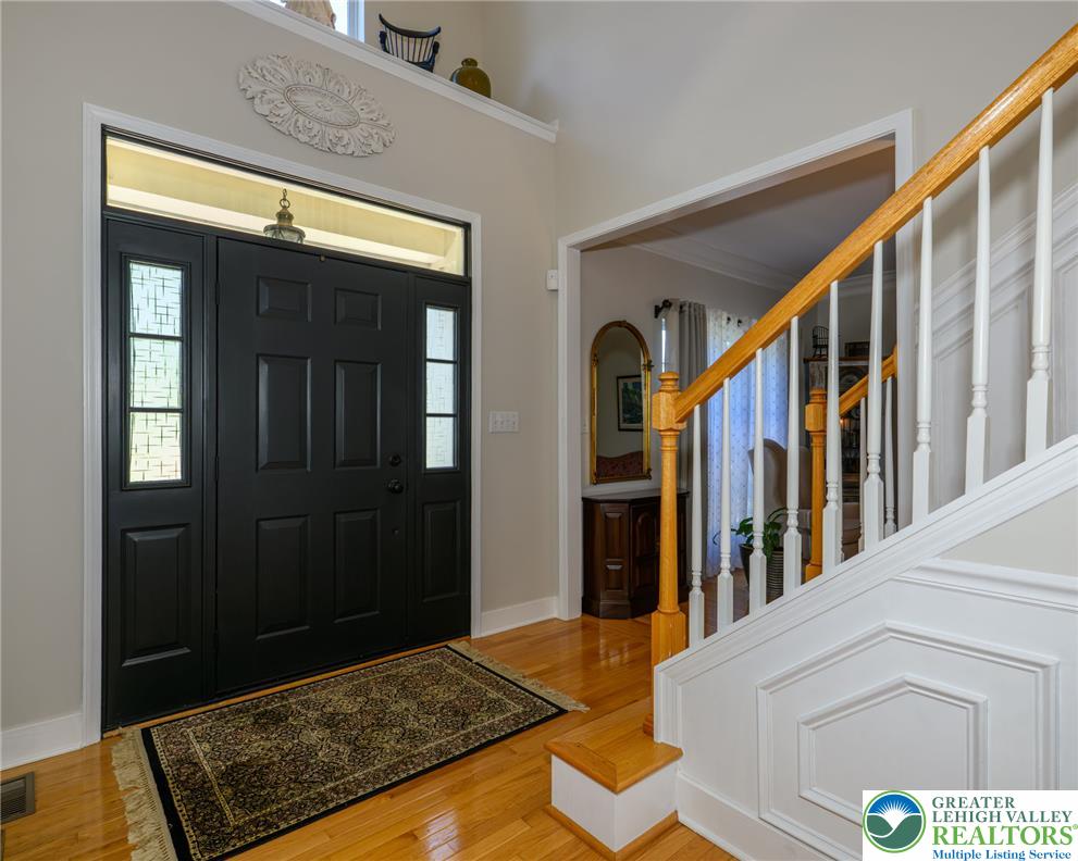 5331 Greenbriar Drive Bethlehem, PA 18017 - Photo 4 of 58 A classic front entry