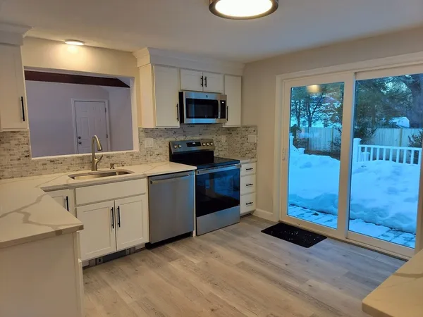$869,900 | 3 Stone Hill Terrace, Walpole, MA 02081