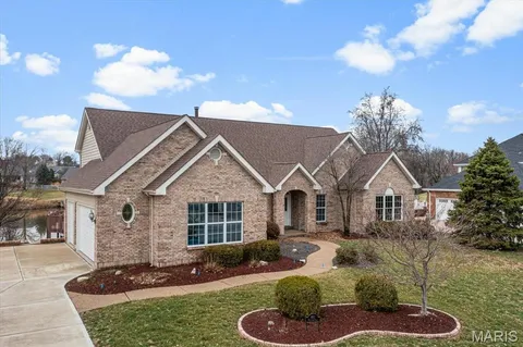 $885,000 | 862 Whitmoor Drive, Weldon Spring, MO 63304