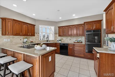 $885,000 | 862 Whitmoor Drive, Weldon Spring, MO 63304