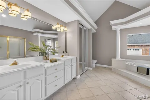 $885,000 | 862 Whitmoor Drive, Weldon Spring, MO 63304