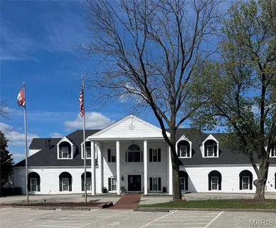 $885,000 | 862 Whitmoor Drive, Weldon Spring, MO 63304