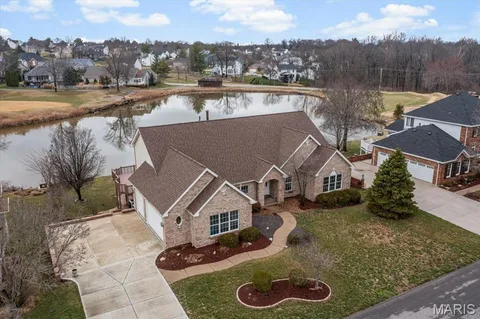 $885,000 | 862 Whitmoor Drive, Weldon Spring, MO 63304