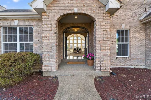 $885,000 | 862 Whitmoor Drive, Weldon Spring, MO 63304