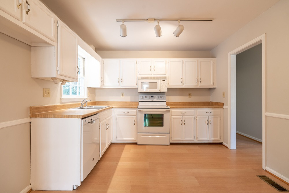5904 Caledonia Street Raleigh, NC 27609 - Photo 9 of 28 Kitchen