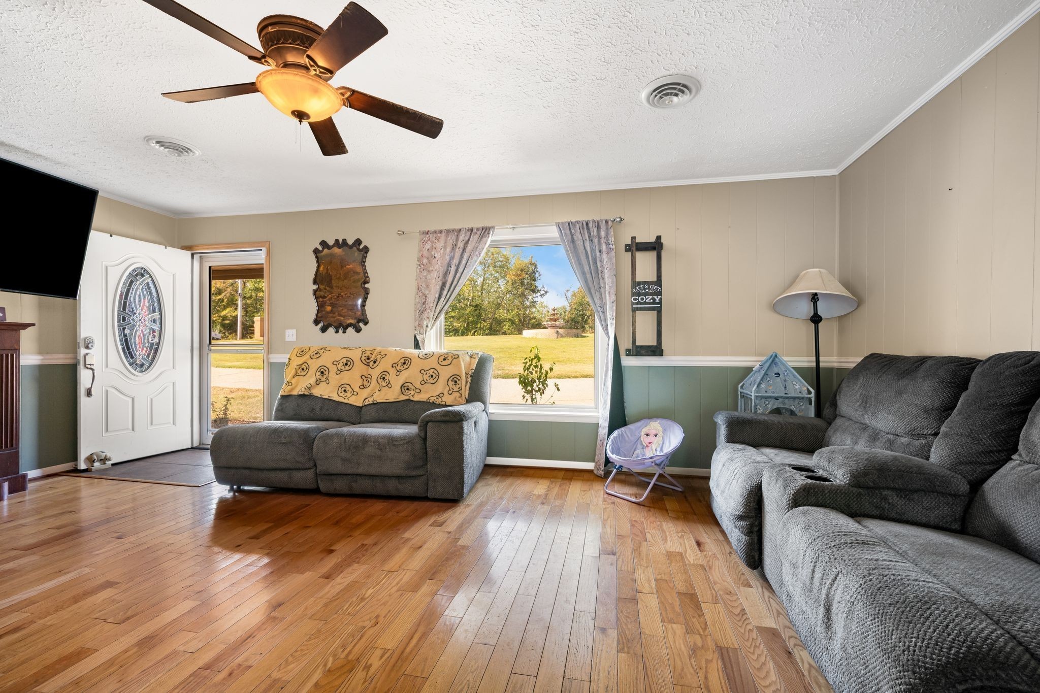 298 Langford Road Waverly, TN 37185 - Photo 6 of 53 a living room with furniture and a large window