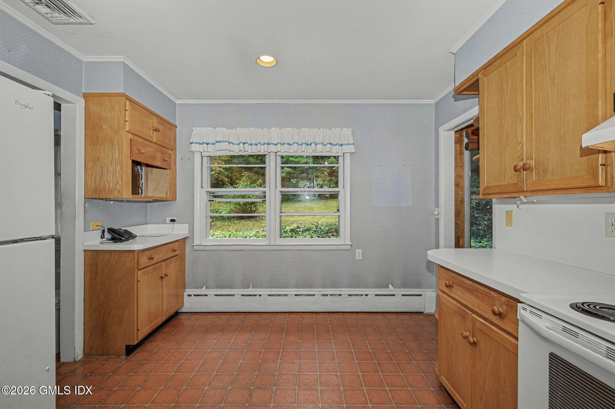 15 Lakeview Drive Riverside, CT 06878 - Photo 10 of 16 24-web-or-mls-15-lakeview-dr