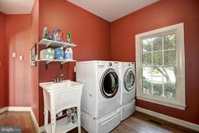 2101 Link Road Silver Spring, MD 20905 - Photo 12 of 30 a utility room with dryer and washer