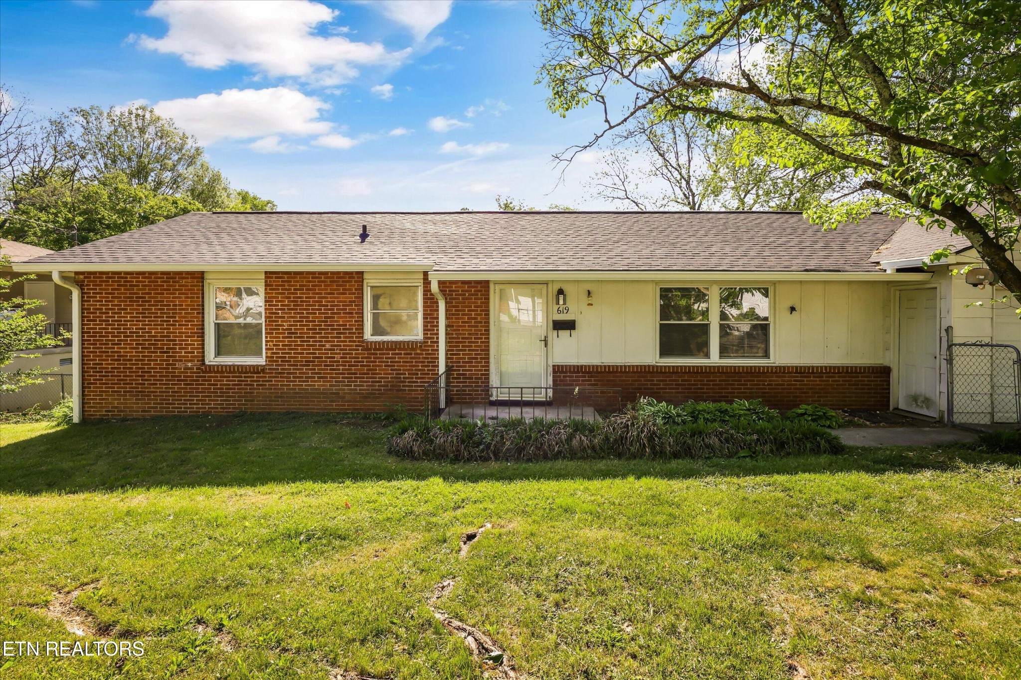 619 Robertsville Road Oak Ridge, TN 37830 - Photo 1 of 25 Gallery Image 1