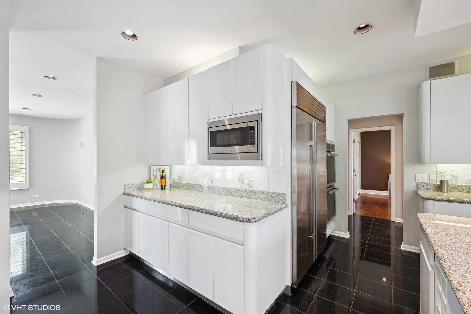 1422 Voltz Road Northbrook, IL 60062 - Photo 11 of 32 Gallery Image 11