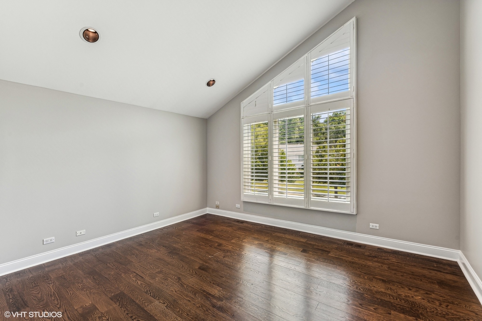 1422 Voltz Road Northbrook, IL 60062 - Photo 18 of 32 Gallery Image 18