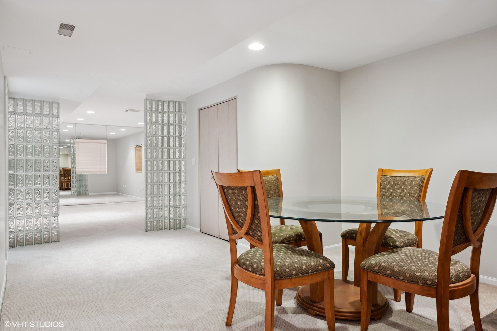 1422 Voltz Road Northbrook, IL 60062 - Photo 24 of 32 Gallery Image 24